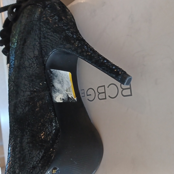 BCBGeneration "Michah" Suede Ruffle/Corset Pump Style Heel NEW- Sz. 8 - Picture 11 of 14